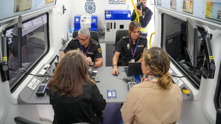 NAN eta pasaportea berritzeko poliziaren VIDOC zerbitzu ibiltaria Hondarribian nahi du EAJk