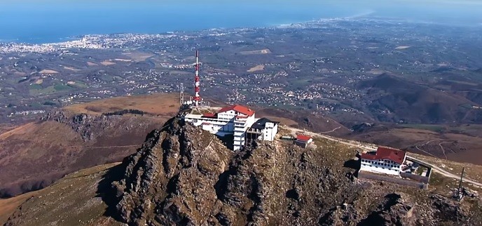 Larrun 2020 proiektuak zer esan handia pizten ari da, Sara, Azkaine eta Beran