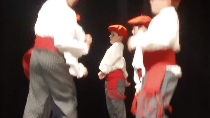 Euskal dantza berriz ere eskola eta plazara