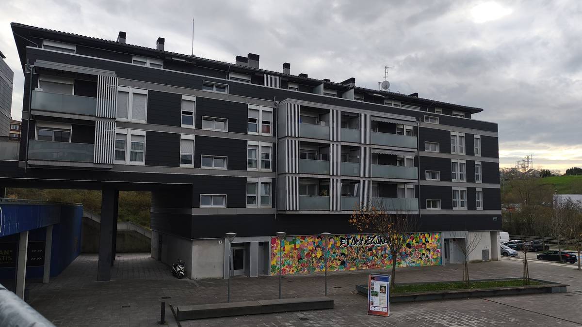 Muliateko 4 familia etxetik atera behar dituzte hezetasun arazoak konpondu bitartean