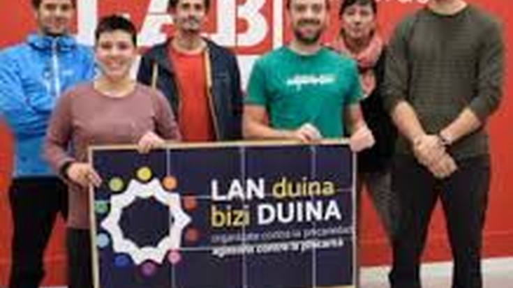 LAB sindikatua kalez-kalez, herriz herri ari da egunotan, Euskal Herri mailako “Lan duina, bizi duina” iniziatiba ibiltariarekin.