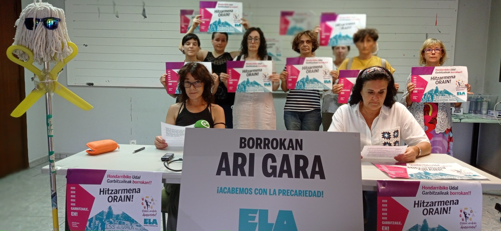 Udalak ISS enpresa gehiago estutu ezean, Hondarribiko eskolak zikin ikustera ohitu beharko direla iragarri dute garbitzaileek