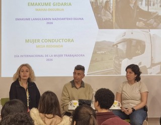 Betidanik maskulinizatutako garraioaren sektorean emakume gidariak estereotipoak apurtzen hasi dira