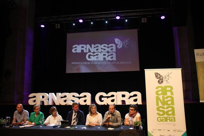 UEMAk "Arnasa gara" egitasmoa  aurkeztu du