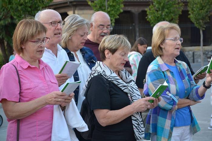 Irungo emakumeen etxeak kantu feminista tailerra antolatzen du