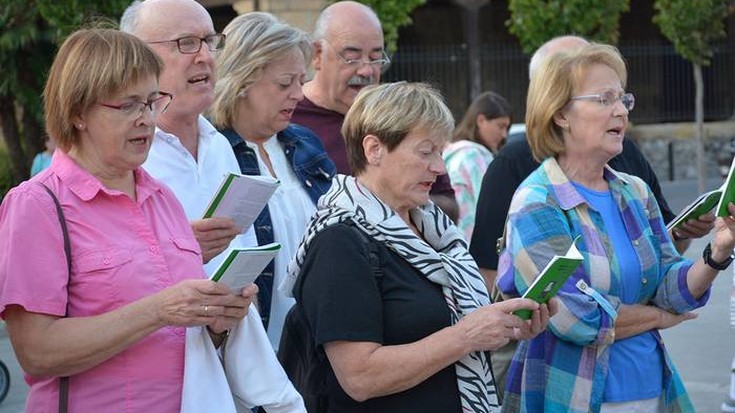 Irungo emakumeen etxeak kantu feminista tailerra antolatzen du