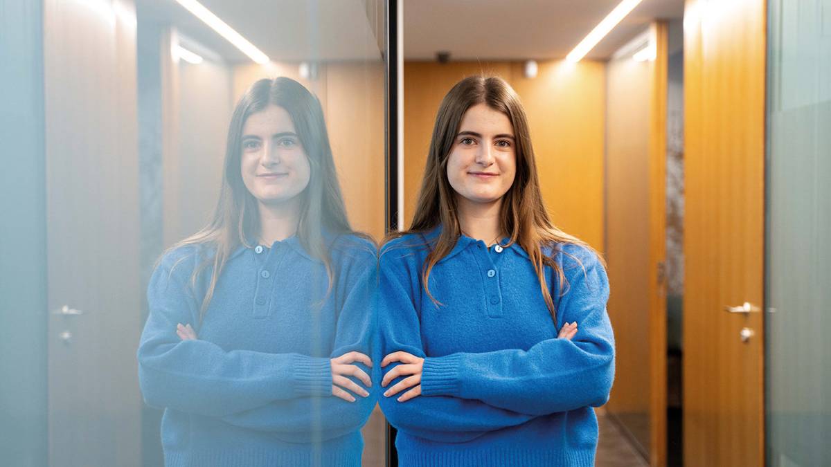 Iratxe Etxenike: «Jendeak pentsatzen du nire etxean ez da suizidioa sartuko, nire familia normala da, baina uste baino hurbilago egon daiteke»