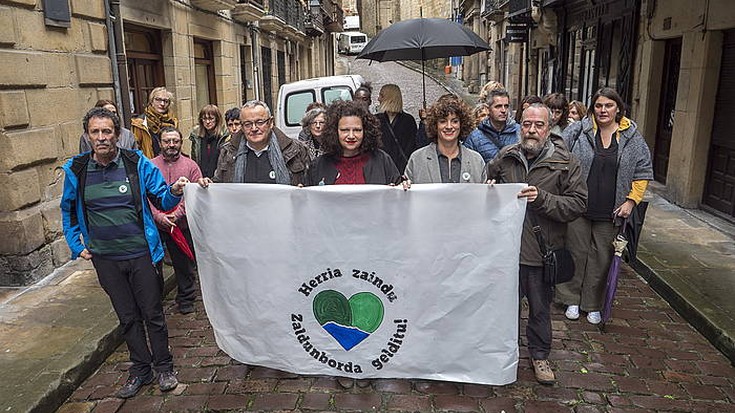 "Zaldunborda Gelditu" plataforma eratu berri dute herritarrak, ingurumena herri ereduaren zentroan jartzeko xedez 