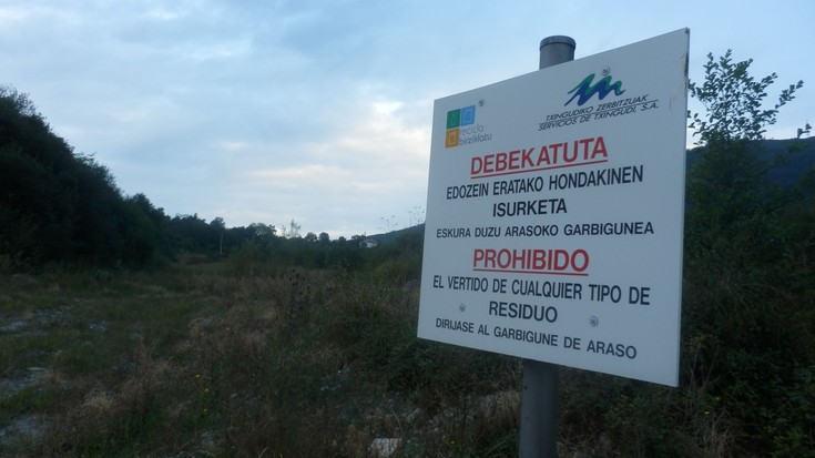 Zaldunbordako mega outlet proiektuaren kontrako aldarrikapenen oihartzunak pisua irabazten doan heinean, egi bakarra da, proiektua bere horretan mante