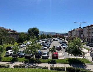 Zezen Plazako lurpeko aparkalekua bideragarria dela adierazi dute azterketa teknikoek