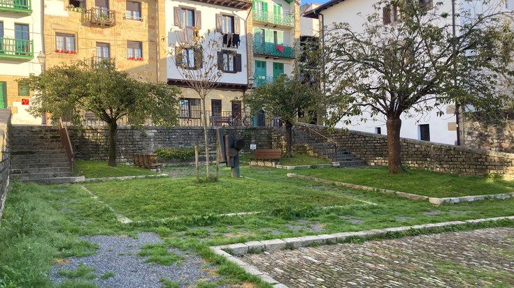 Alde Zaharreko lorategi eta parkeetan utzikeria salatu EAJk