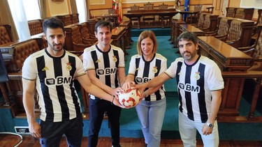 Irundarren bultzada eskatu dute Real Unionek larunbatean Galen duen finala harmailetatik irabazten hasteko